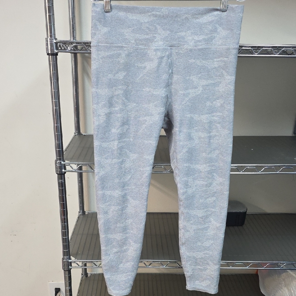 Vuori Women's Gray Camouflage Leggings